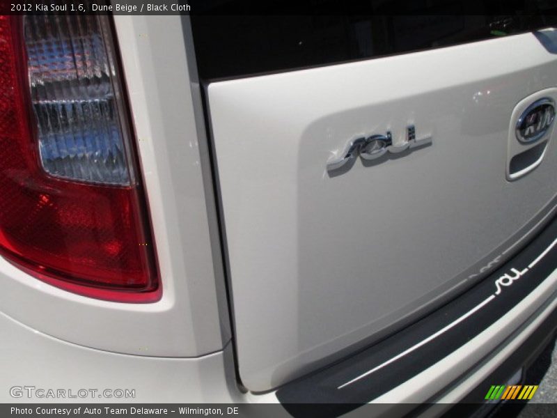 Dune Beige / Black Cloth 2012 Kia Soul 1.6