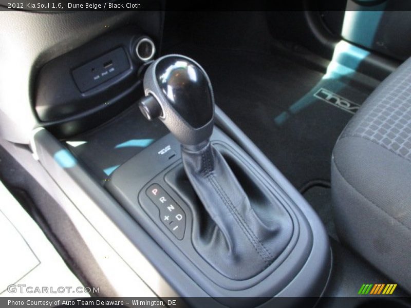 Dune Beige / Black Cloth 2012 Kia Soul 1.6