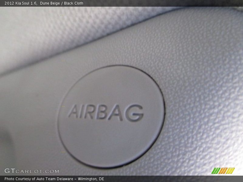 Dune Beige / Black Cloth 2012 Kia Soul 1.6