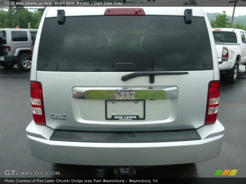 Bright Silver Metallic / Dark Slate Gray 2012 Jeep Liberty Jet 4x4