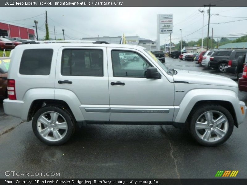 Bright Silver Metallic / Dark Slate Gray 2012 Jeep Liberty Jet 4x4