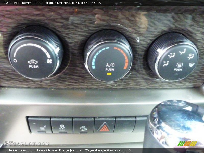 Bright Silver Metallic / Dark Slate Gray 2012 Jeep Liberty Jet 4x4