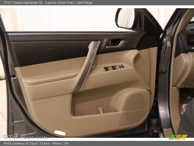 Door Panel of 2010 Highlander SE