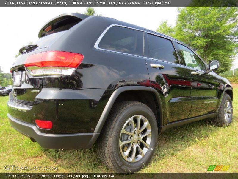 Brilliant Black Crystal Pearl / New Zealand Black/Light Frost 2014 Jeep Grand Cherokee Limited