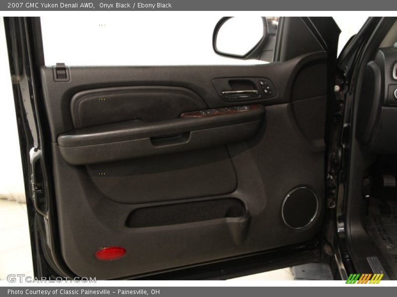 Onyx Black / Ebony Black 2007 GMC Yukon Denali AWD
