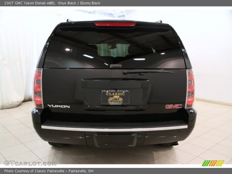 Onyx Black / Ebony Black 2007 GMC Yukon Denali AWD