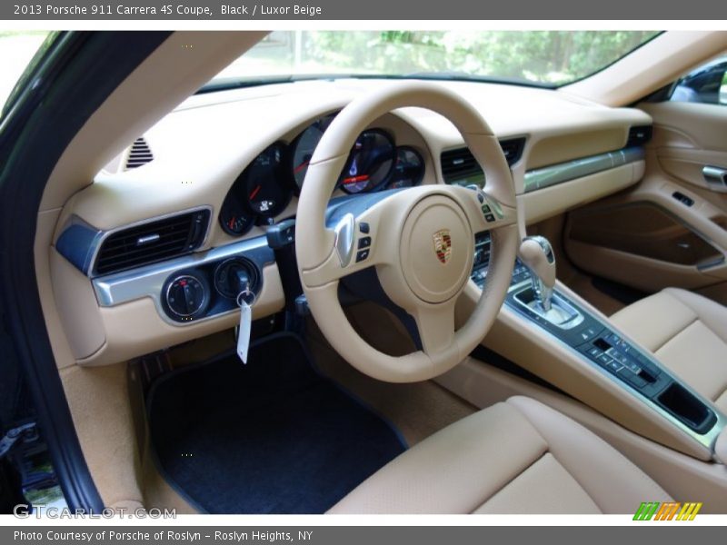 Dashboard of 2013 911 Carrera 4S Coupe