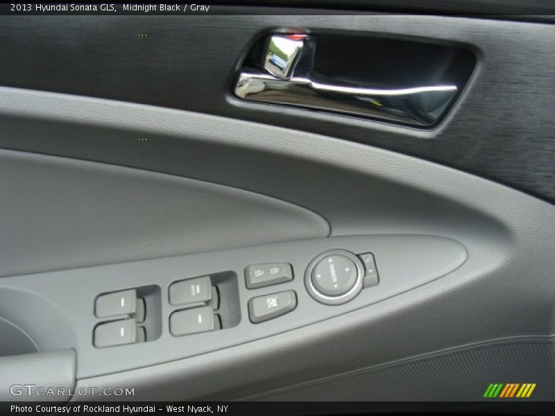 Midnight Black / Gray 2013 Hyundai Sonata GLS