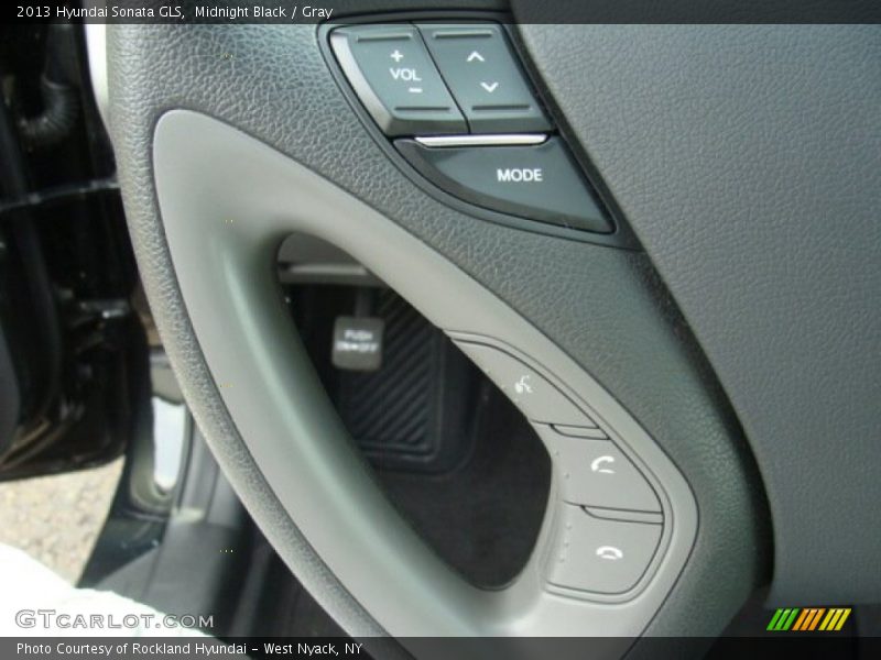 Midnight Black / Gray 2013 Hyundai Sonata GLS