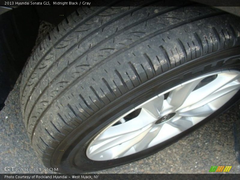 Midnight Black / Gray 2013 Hyundai Sonata GLS