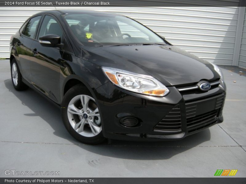 Tuxedo Black / Charcoal Black 2014 Ford Focus SE Sedan