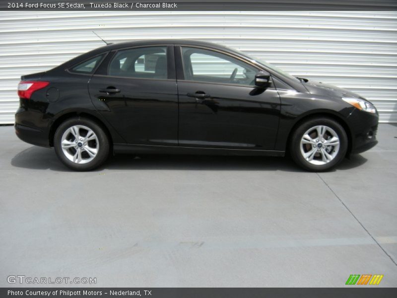 Tuxedo Black / Charcoal Black 2014 Ford Focus SE Sedan