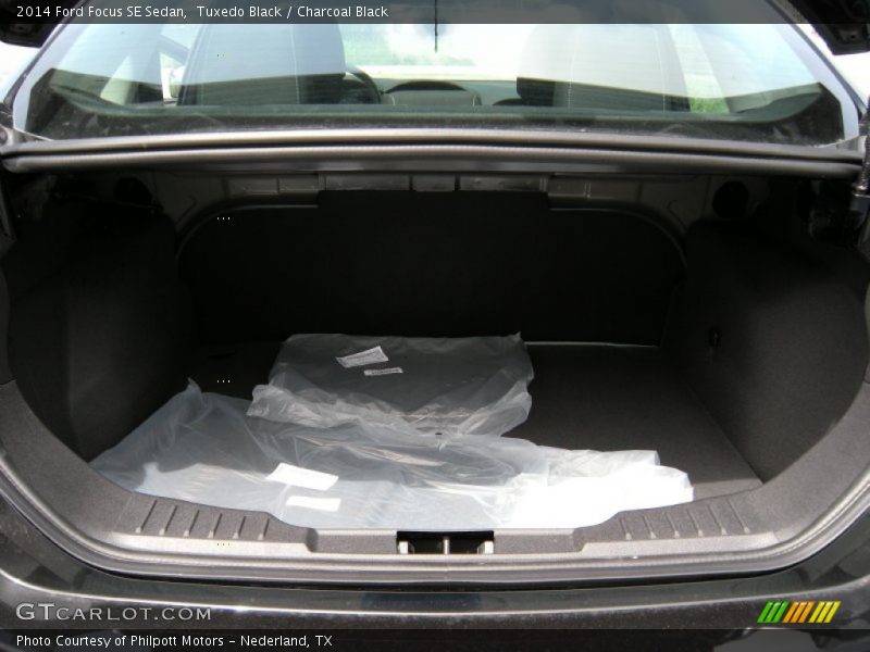 Tuxedo Black / Charcoal Black 2014 Ford Focus SE Sedan