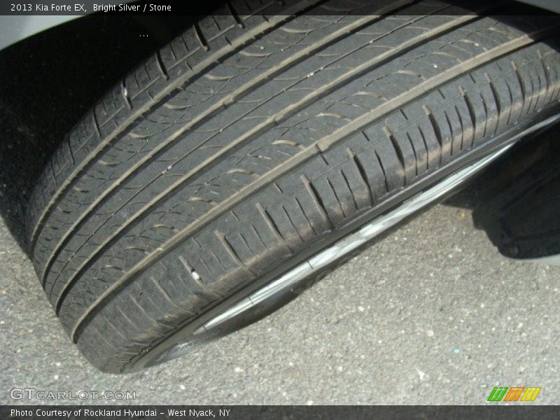 Bright Silver / Stone 2013 Kia Forte EX