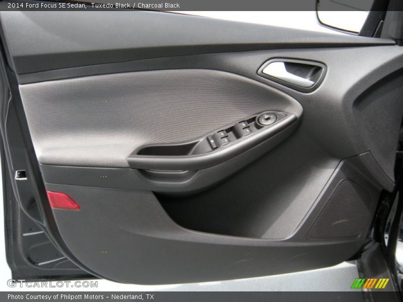 Tuxedo Black / Charcoal Black 2014 Ford Focus SE Sedan