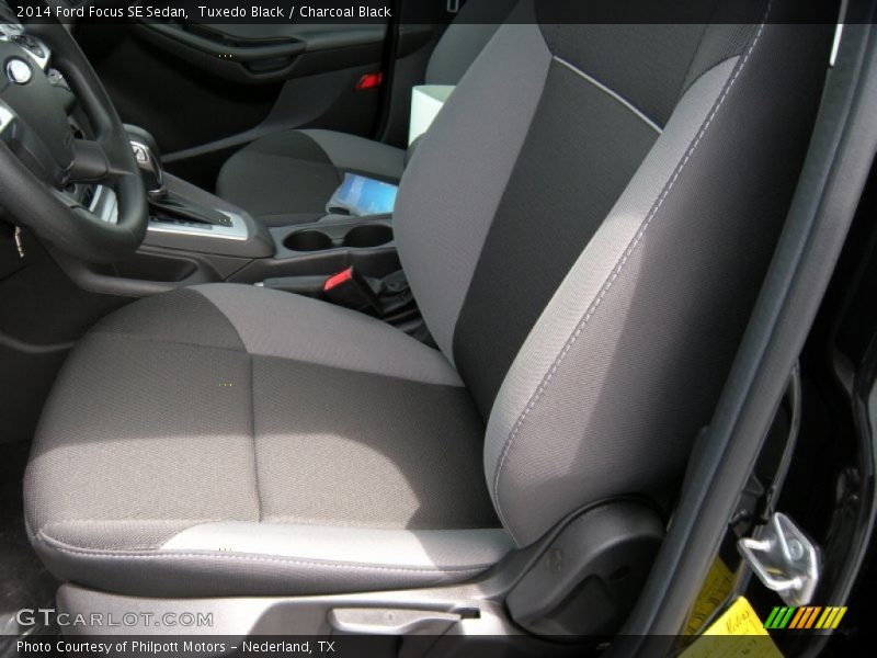 Tuxedo Black / Charcoal Black 2014 Ford Focus SE Sedan