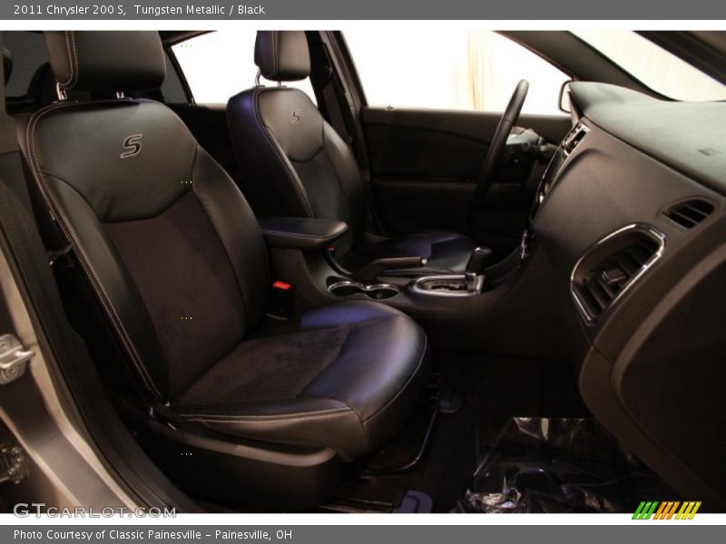 Tungsten Metallic / Black 2011 Chrysler 200 S
