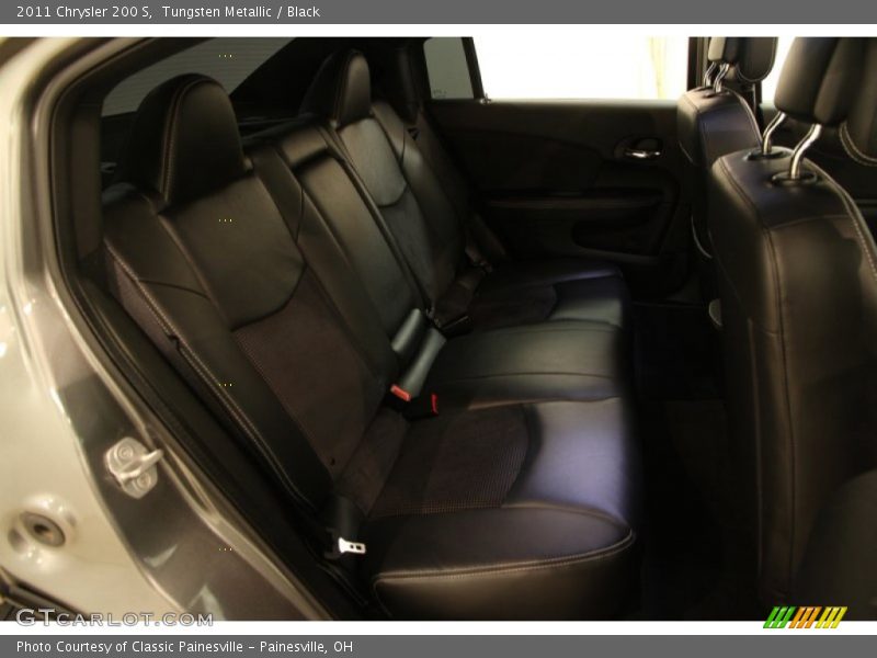 Tungsten Metallic / Black 2011 Chrysler 200 S