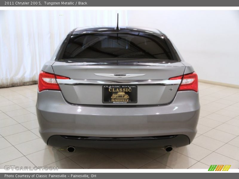 Tungsten Metallic / Black 2011 Chrysler 200 S