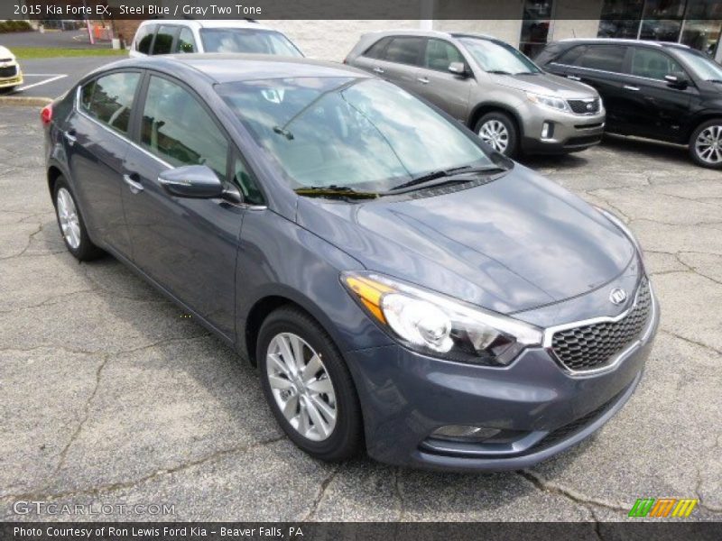 Front 3/4 View of 2015 Forte EX