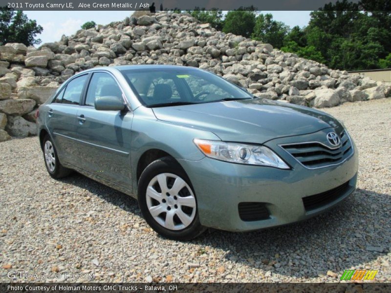 Front 3/4 View of 2011 Camry LE