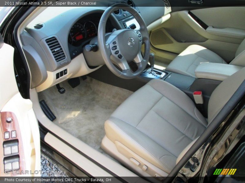 Super Black / Charcoal 2011 Nissan Altima 3.5 SR