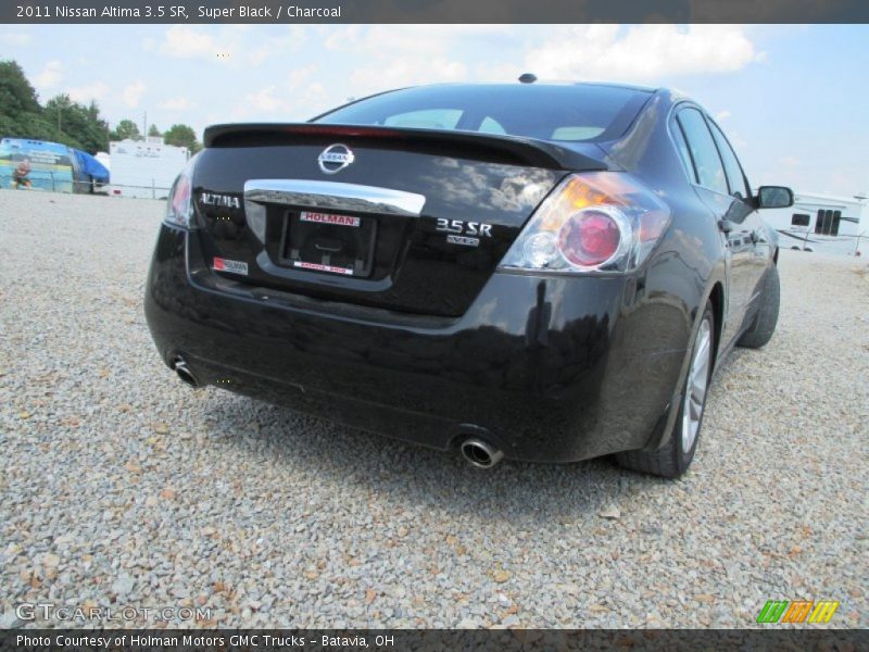 Super Black / Charcoal 2011 Nissan Altima 3.5 SR