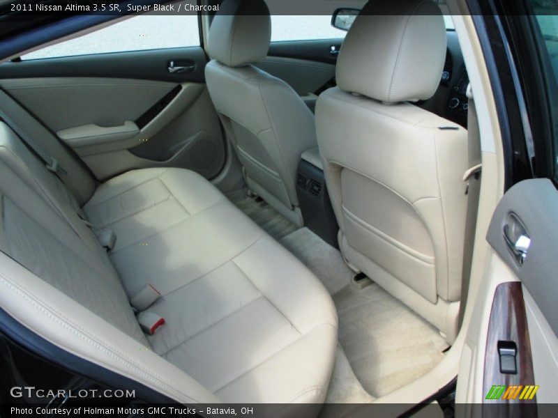 Super Black / Charcoal 2011 Nissan Altima 3.5 SR