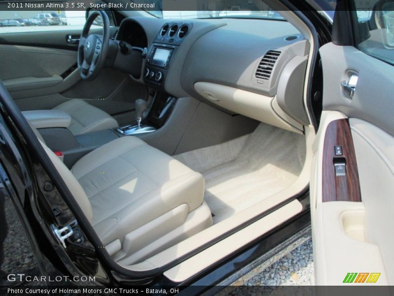 Super Black / Charcoal 2011 Nissan Altima 3.5 SR