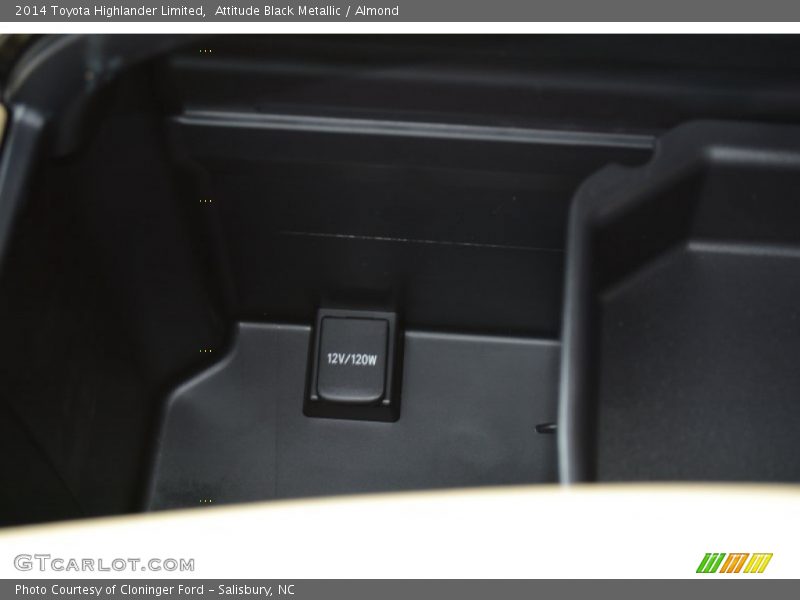 Attitude Black Metallic / Almond 2014 Toyota Highlander Limited