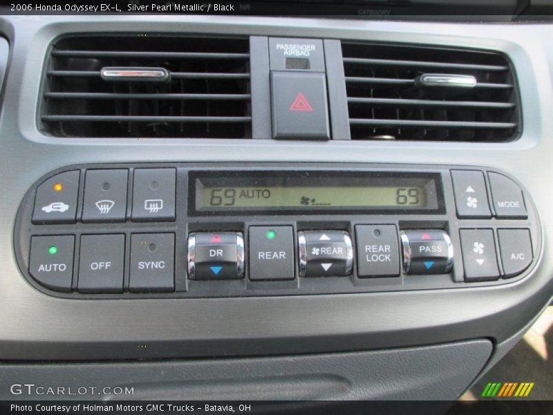 Silver Pearl Metallic / Black 2006 Honda Odyssey EX-L