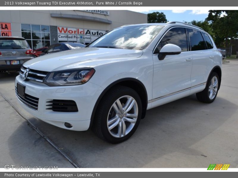 Pure White / Cornsilk Beige 2013 Volkswagen Touareg TDI Executive 4XMotion