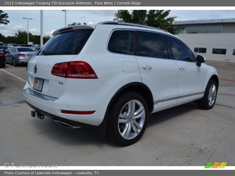 Pure White / Cornsilk Beige 2013 Volkswagen Touareg TDI Executive 4XMotion