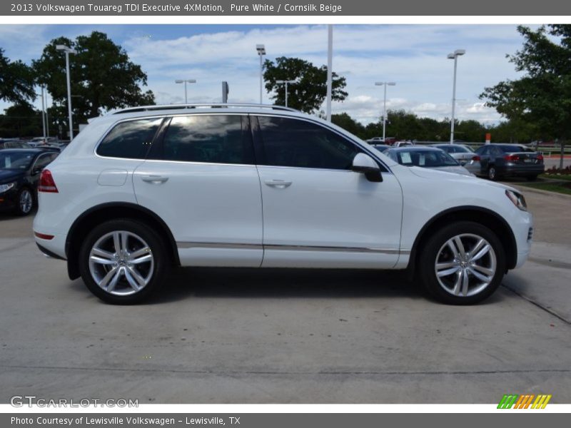 Pure White / Cornsilk Beige 2013 Volkswagen Touareg TDI Executive 4XMotion