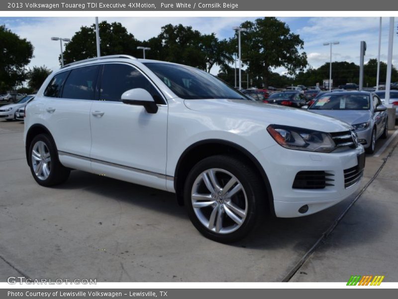 Pure White / Cornsilk Beige 2013 Volkswagen Touareg TDI Executive 4XMotion