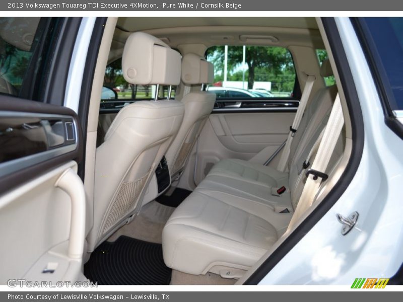 Pure White / Cornsilk Beige 2013 Volkswagen Touareg TDI Executive 4XMotion