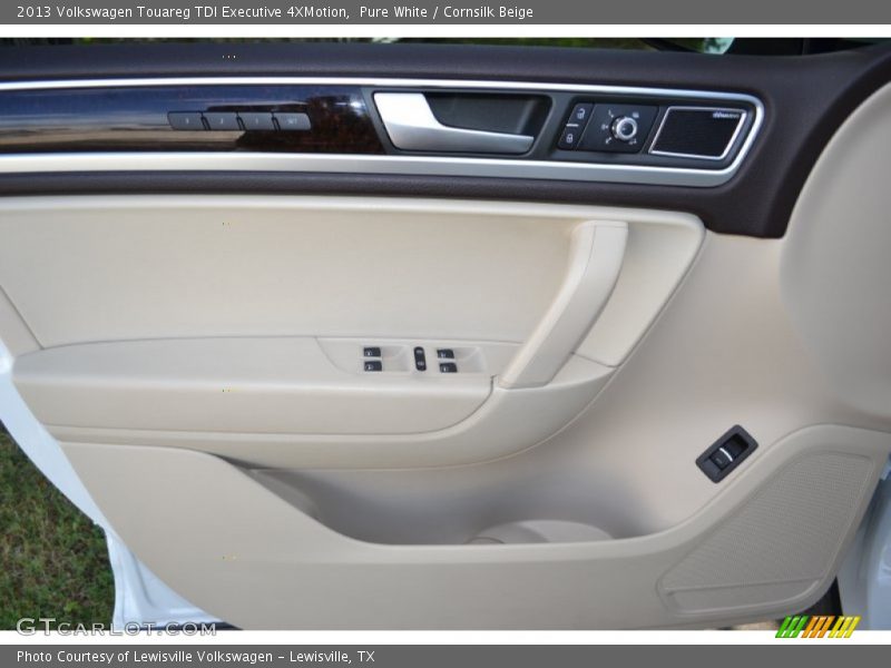 Pure White / Cornsilk Beige 2013 Volkswagen Touareg TDI Executive 4XMotion