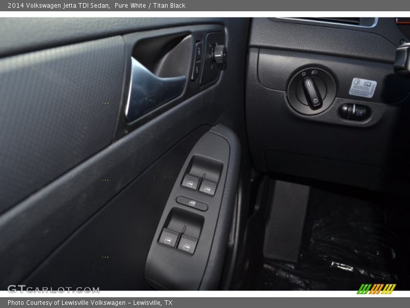 Pure White / Titan Black 2014 Volkswagen Jetta TDI Sedan