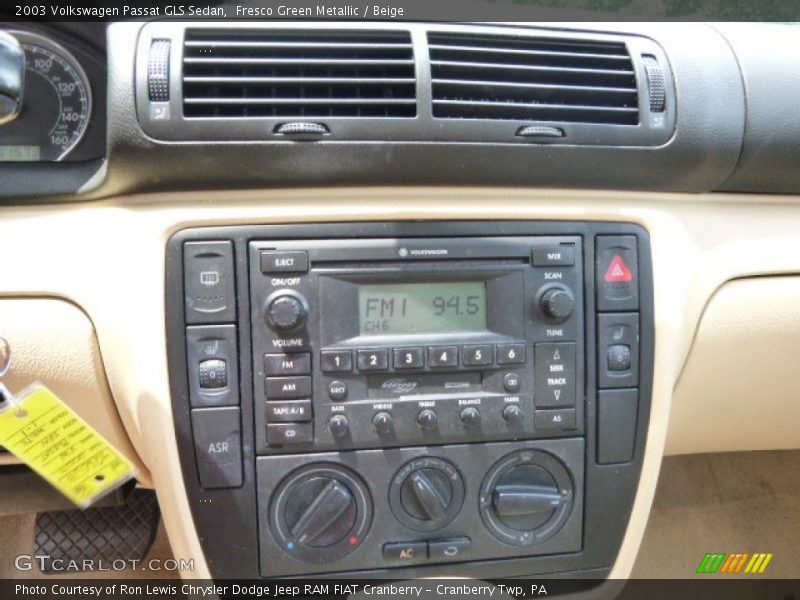 Fresco Green Metallic / Beige 2003 Volkswagen Passat GLS Sedan