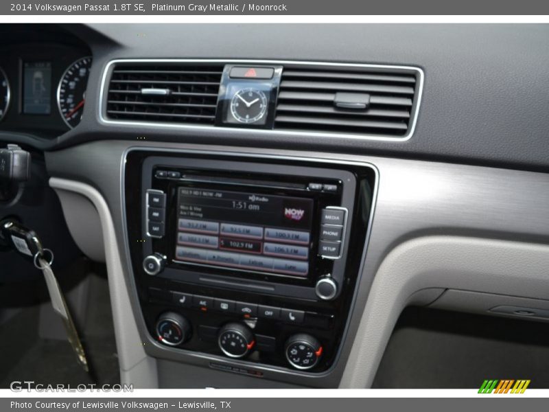 Platinum Gray Metallic / Moonrock 2014 Volkswagen Passat 1.8T SE