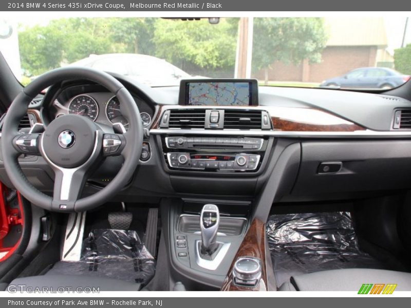 Dashboard of 2014 4 Series 435i xDrive Coupe