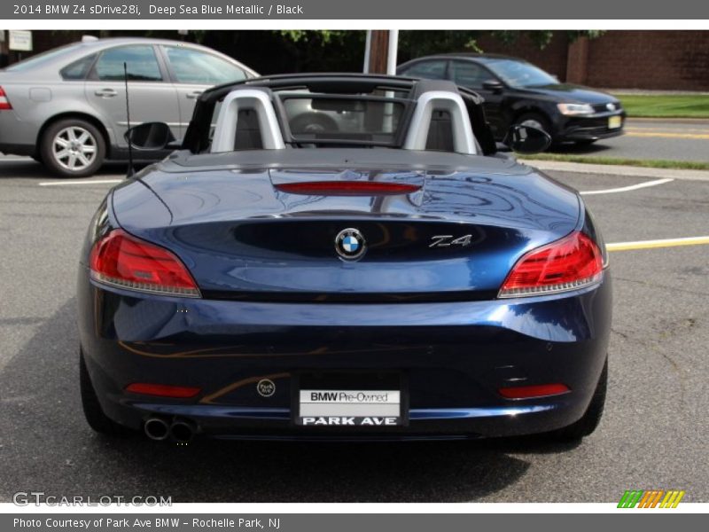 Deep Sea Blue Metallic / Black 2014 BMW Z4 sDrive28i