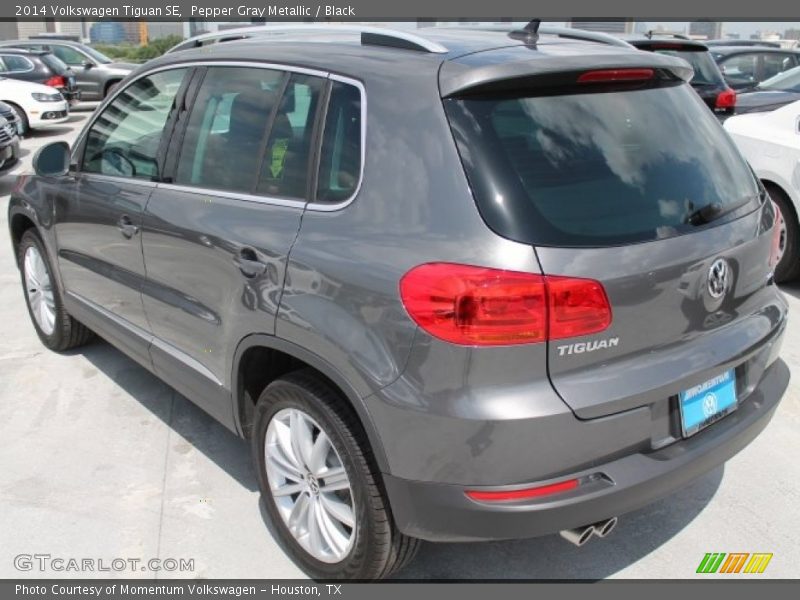 Pepper Gray Metallic / Black 2014 Volkswagen Tiguan SE