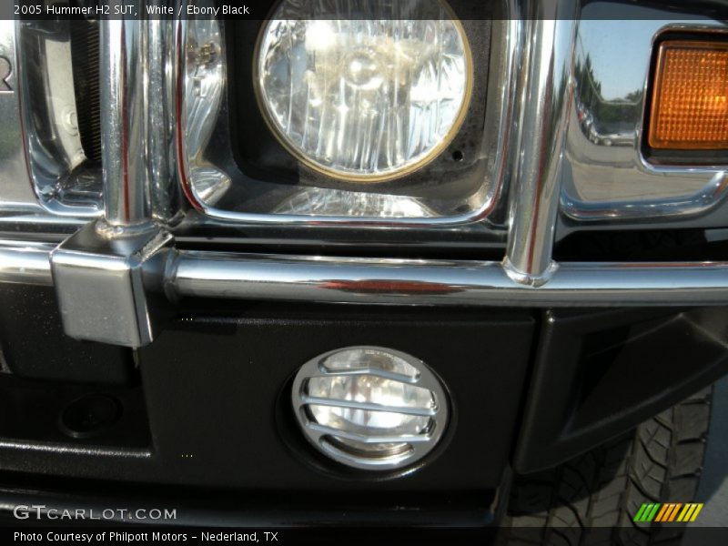 White / Ebony Black 2005 Hummer H2 SUT