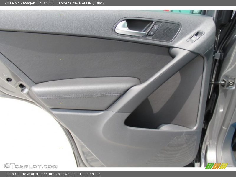 Pepper Gray Metallic / Black 2014 Volkswagen Tiguan SE