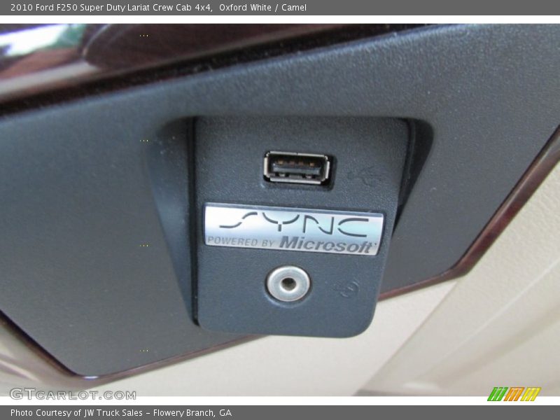 Oxford White / Camel 2010 Ford F250 Super Duty Lariat Crew Cab 4x4