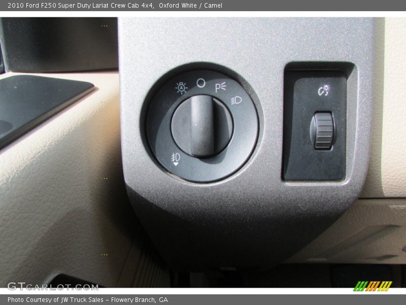 Oxford White / Camel 2010 Ford F250 Super Duty Lariat Crew Cab 4x4