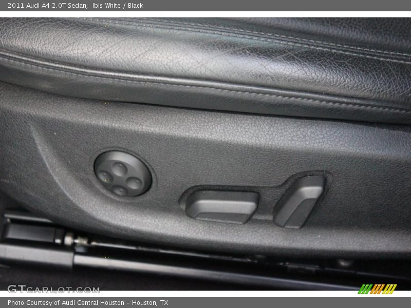 Ibis White / Black 2011 Audi A4 2.0T Sedan