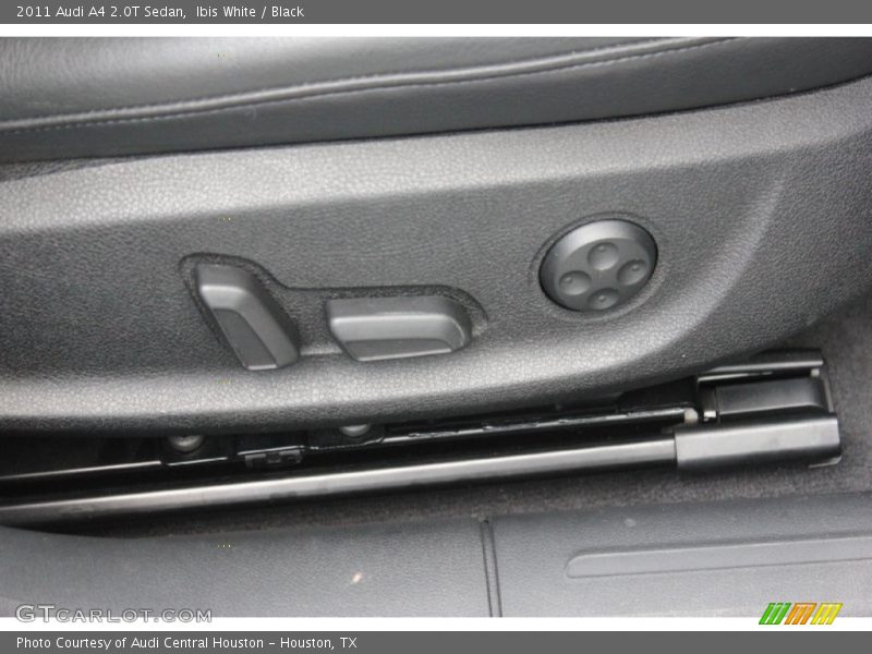Ibis White / Black 2011 Audi A4 2.0T Sedan
