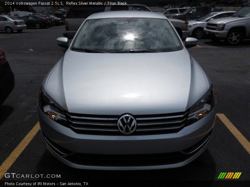 Reflex Silver Metallic / Titan Black 2014 Volkswagen Passat 2.5L S